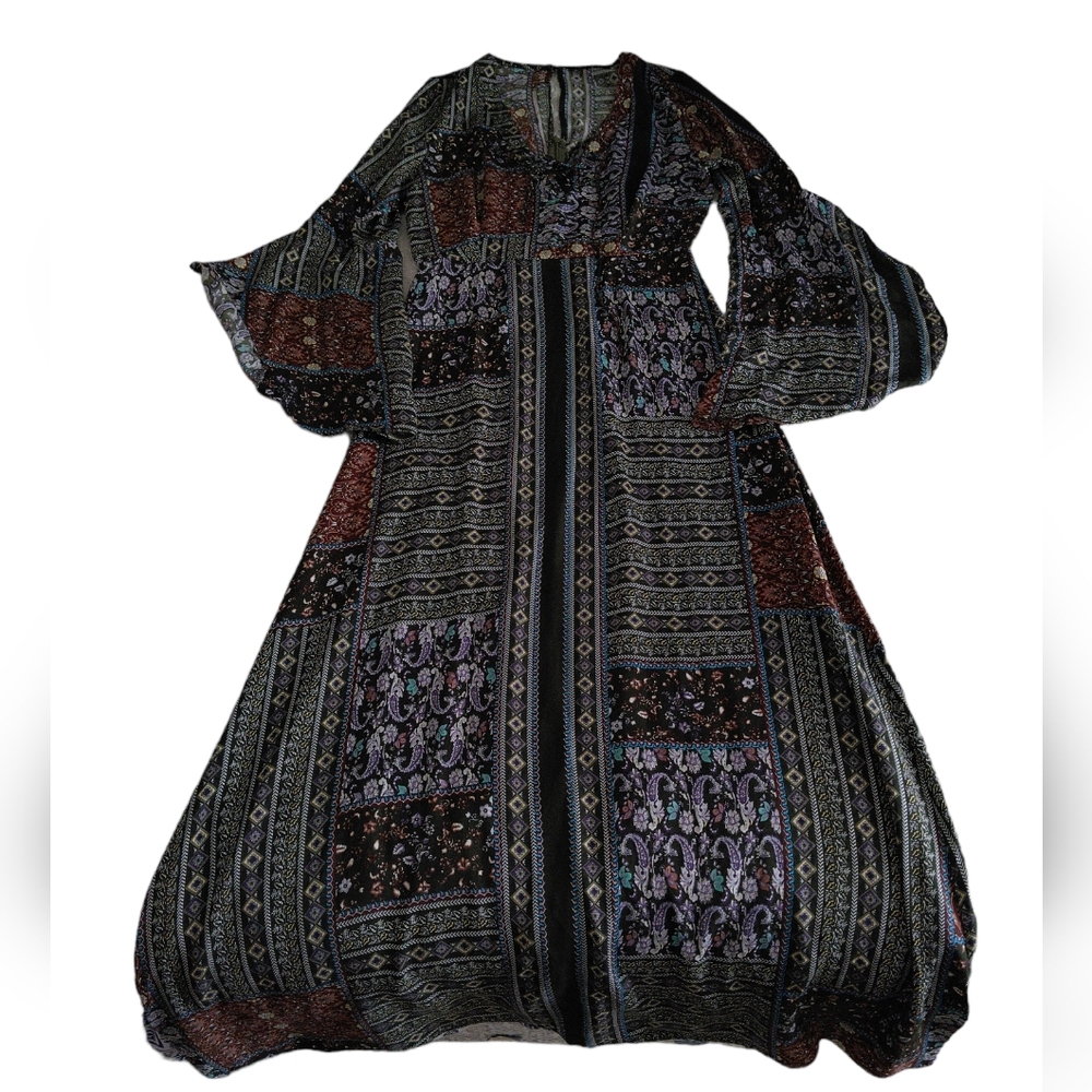 Lulumarie Size Medium Boho Paisley Maxi Bell Sleeve Keyhole Back Dress